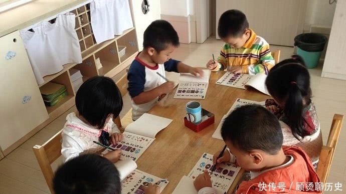 亲密|俗语“人到中年两不交”是什么意思?无论曾经多么亲密,该舍就舍