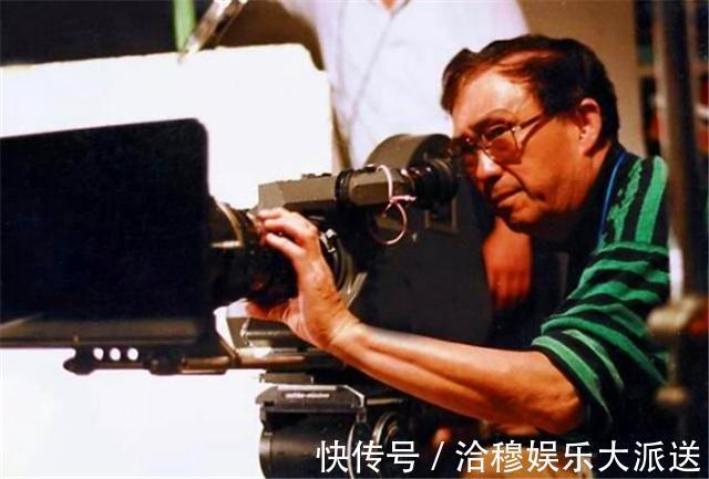 刘晓庆&2008年谢晋葬礼上,刘晓庆戴黑眼镜提大袋现金不收我就撒在大厅