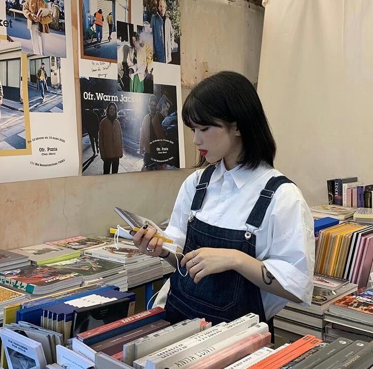 t恤|五官精致的金希佳 小姐姐风格搭配帅气