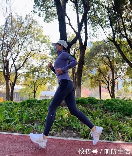 高抬腿|你所谓的时间有限,都是为了逃避健身找的借口!