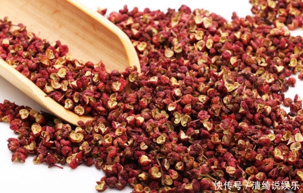 矿泉水瓶|水杯中泡10粒它，赶走体内毒素及寒气，就连免疫力也提高了！