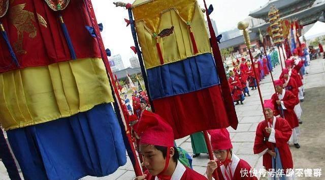 八十二岁老翁考中状元,骑马游街作了副对联,千古无人超越!