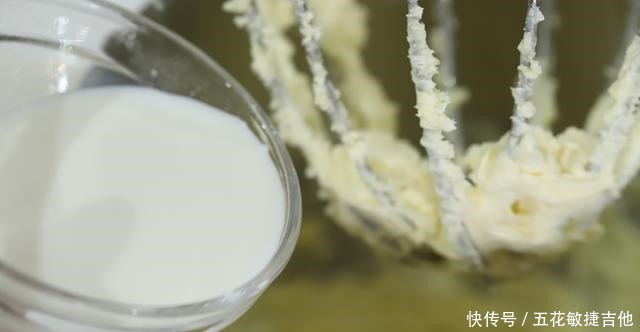 不仅食材要好,还要讲究黄油打发的技巧,才可以做出好吃的曲奇来!