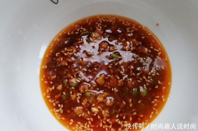 喜欢|冬天就喜欢这早餐,不和面不揉面,五分钟出锅,每次都得吃2碗