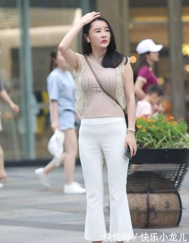 神秘感 打底裤遮肉的穿搭秘籍,着装就要选择时髦一点的,唯美动人