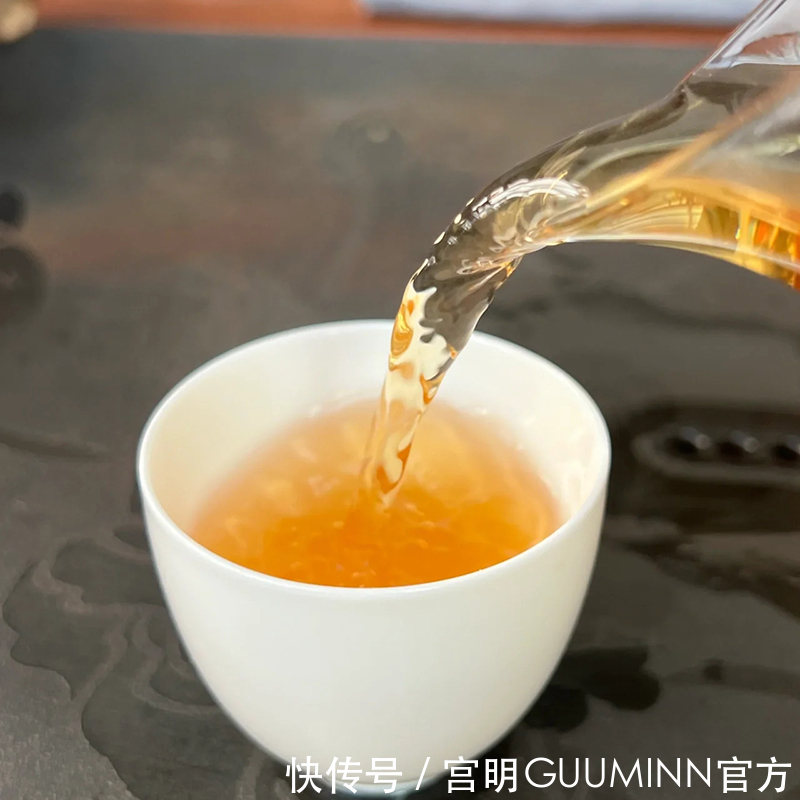 茶壶#盖碗泡茶是门玄学？多年老茶友对比紫砂壶和盖碗泡茶，谁更胜一筹