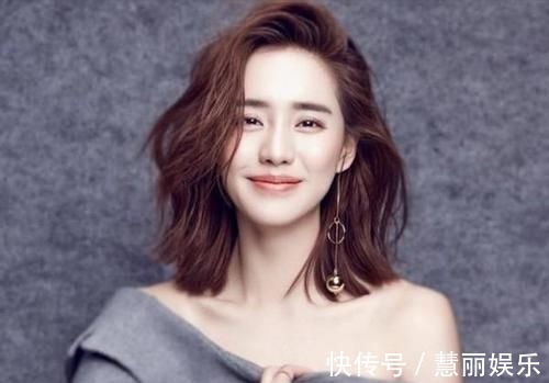 气质 圆脸就放弃“黑长直”吧!换上这4种发型,气质变得更高级了!