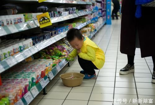 “我偷了一块巧克力”三位妈妈的三种做法，十年后孩子差距大