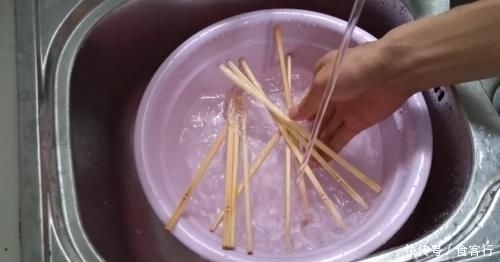方法|用半个月的筷子就会产生大量细菌,教你正确清洗筷子方法,学学吧