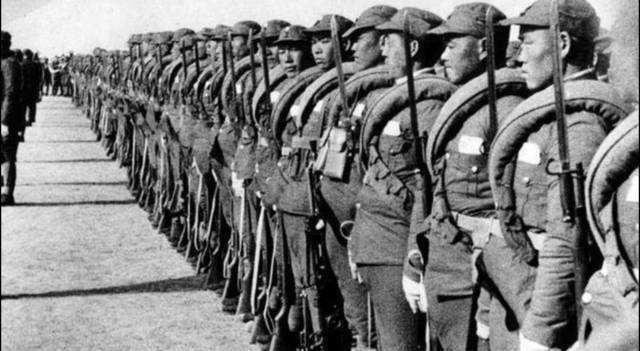 树上|抗日悍将抓获日军,绑树上让新兵练刺杀!10个日军人头装一箱