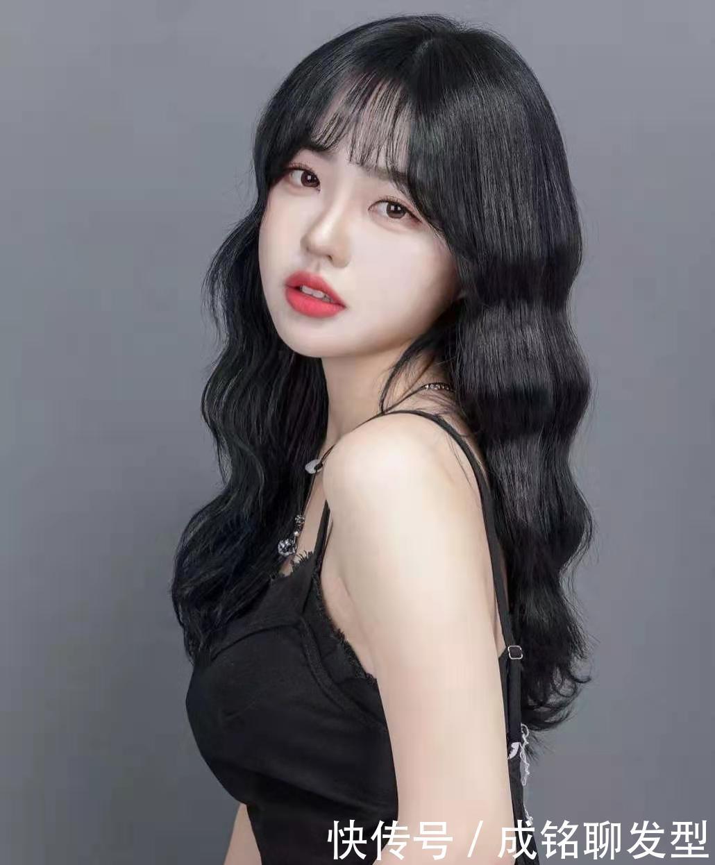 正当|羊毛卷已经OUT了!今年蛋蛋波纹卷发正当红,脸圆的妹子也适合