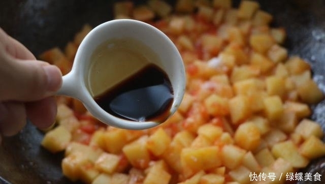 土豆块|不用醋和糖的酸甜土豆做法,用1配料搞定,酸甜可口土豆软糯
