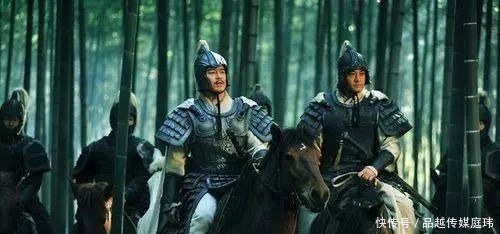 孙策|孙策死后,周瑜为何甘心臣服于孙权之下呢?答案在这里!