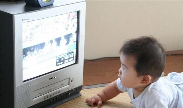 宝妈|婴幼儿能不能看电视?国内外的研究很明确,家长照做即可