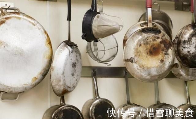 不锈钢锅发黑难清理教你用上这一招,立马像新的一样