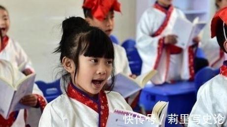 白居易@白居易婚后思念初恋,深夜失眠,写下这首情诗,前两句就让人沉思