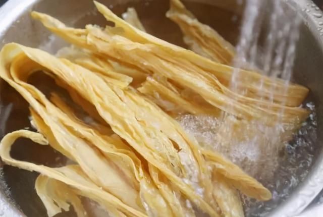 吸水|泡腐竹，最忌直接用冷水！加1样，30分钟泡发，柔软筋道无白芯