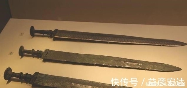 专家@水中古墓中藏有3001把宝剑,却从未被盗,专家抽干水后发现原因