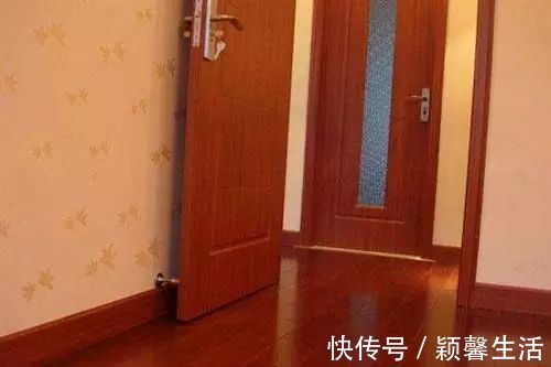 地板|踢脚线颜色到底是跟门走还是跟地板走?我家就选错了,丑死了!