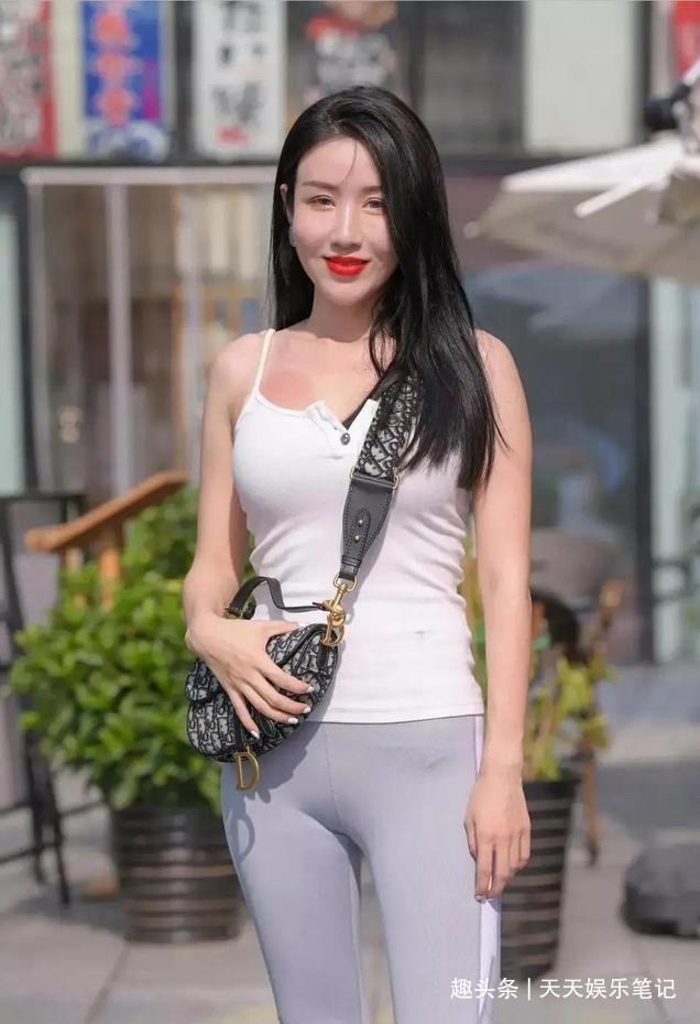 裤子 气质不凡的打底裤优雅不失俏丽,尽显时尚好风情