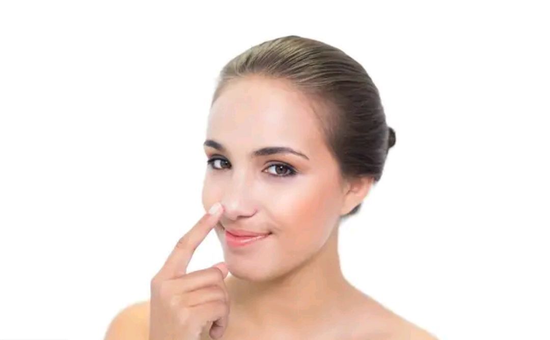 鼻子上挤出的像白色芝麻大小的颗粒是什么又该怎样帮助去除呢