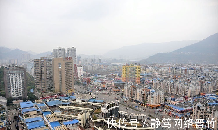 县城|为什么说不建议农民去县城买房?来听听专家怎么说的