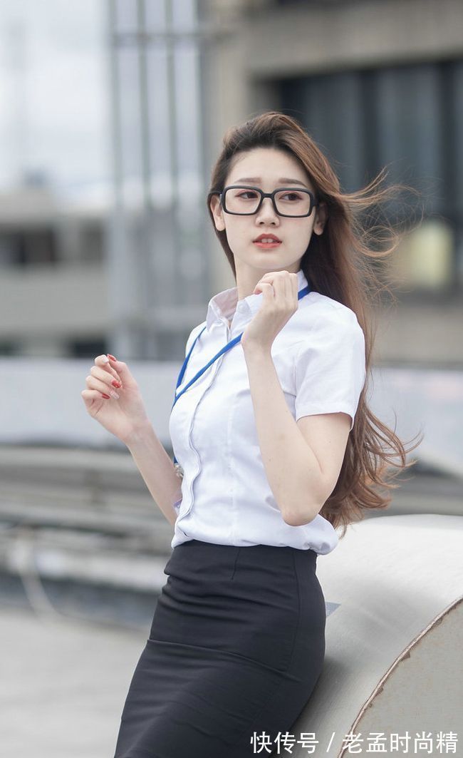 真丝裙|黑白搭配的职场装,总是给人一种干练的优雅气质,魅力十足