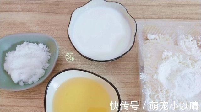 爱吃蛋糕,要学会这个懒人做法,搅一搅就可以,暄软又香甜,好吃