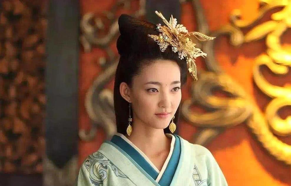  女人|谋士陈平告诉你，当一个位高权重的女人总想着搞你时，你该怎么做