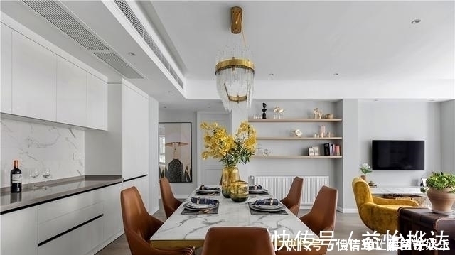 衣帽间|她家150㎡轻奢风,玄关就露着不俗的品味,客厅是她最钟爱的地方