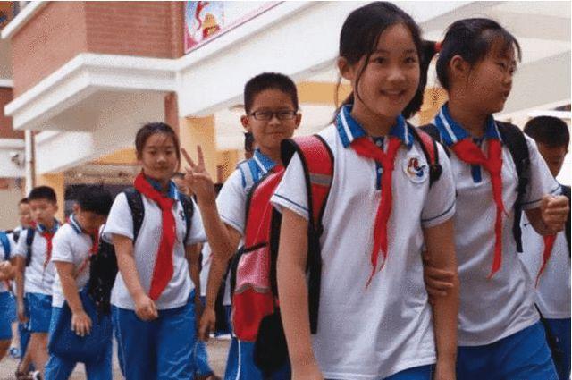 姓名|小学生因姓名意外火了,连名带姓才3笔,网友直呼太好写了