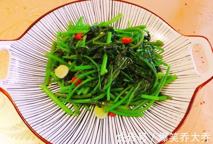 猪油|无论炒啥绿叶菜，不要直接炒，多加1步，颜色绿油油，软嫩不涩口
