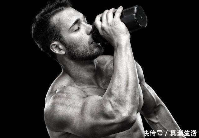 训练|身高1米9的健身肌肉男停练3年后,身材还不如普通人