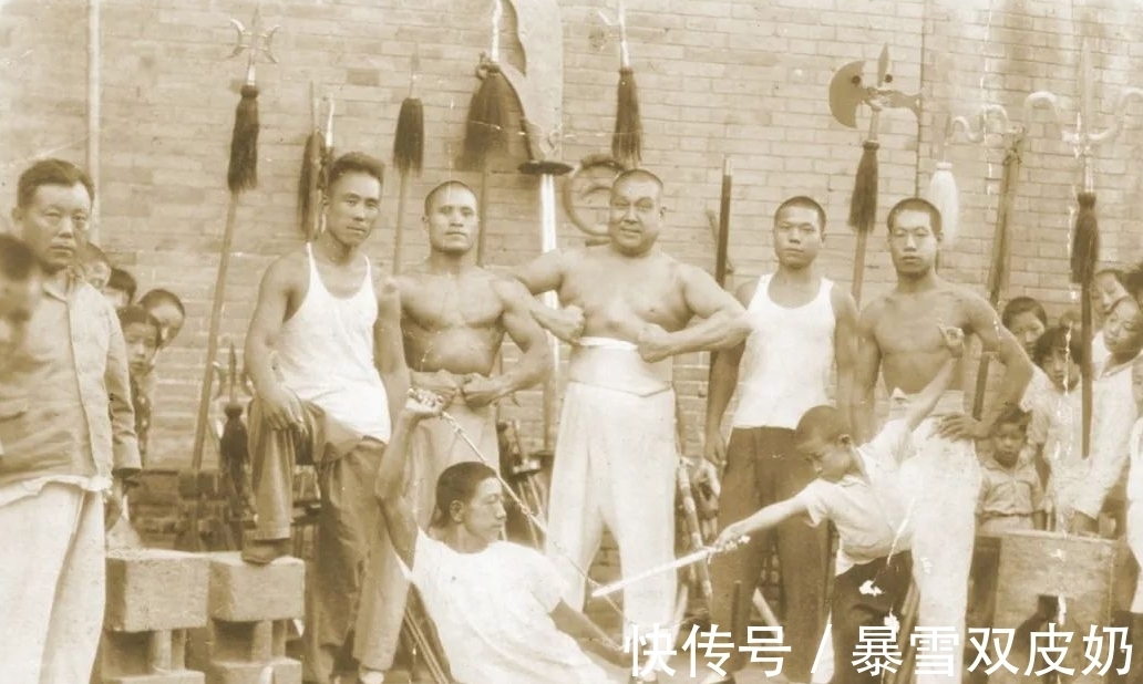 先生$曹金藻的功夫造诣如何?师承回族剑客马万顺,曹氏重刀第3代传人