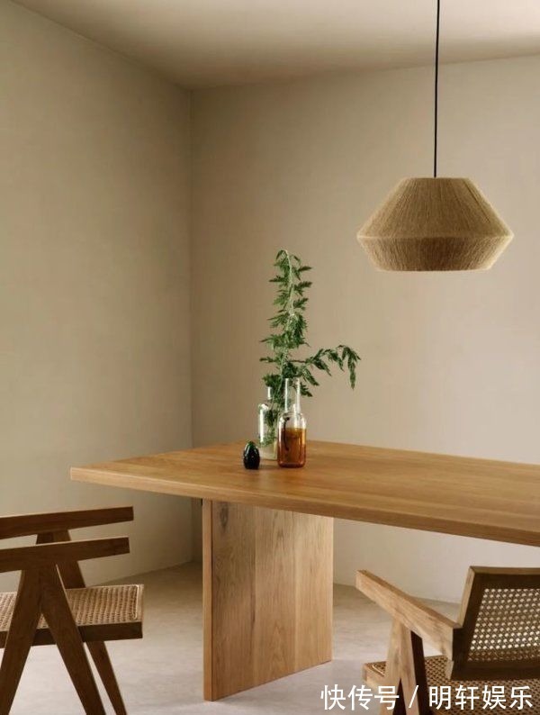 大宅|300㎡自然原木风大宅,盛开鲜花的院子,365天不出门也不嫌闷!