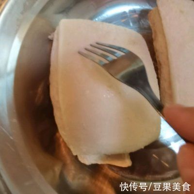 绵白糖|我这样做梅菜扣肉，家人都爱吃