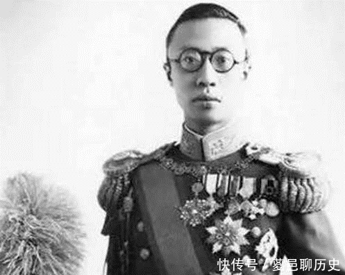 无比|专家介绍故宫1花瓶,称其珍贵无比,溥仪看后笑道:那是我的夜壶