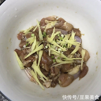 虫草花|这样的虫草花蒸鸡腿肉你能吃多少？