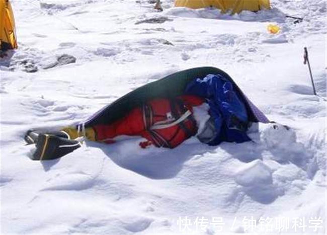 登山|珠峰著名的遗骸：绿靴子，已成登山地标，时隔20多年为何不安葬？