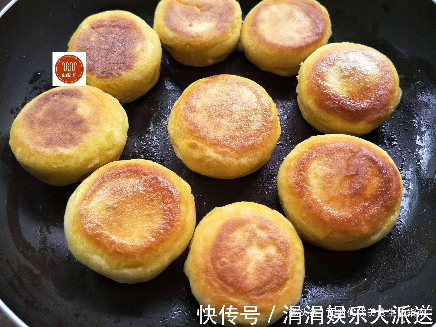 玉米饼,教你一招,比城里卖的蛋糕还要好吃,儿子一下吃了5个