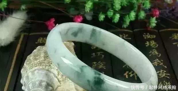 6万买的飘花翡翠手镯,行家却说只值6千,少的这个0哪儿去了?