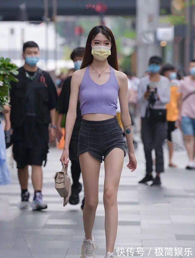 美女 穿短裤有何细节除了款式还讲究搭配,这样才会美得惊艳时光!