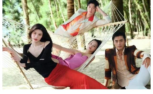 眾星云集GQ年度盛典，總編安排男星下海。網(wǎng)友：王一博在就更好了