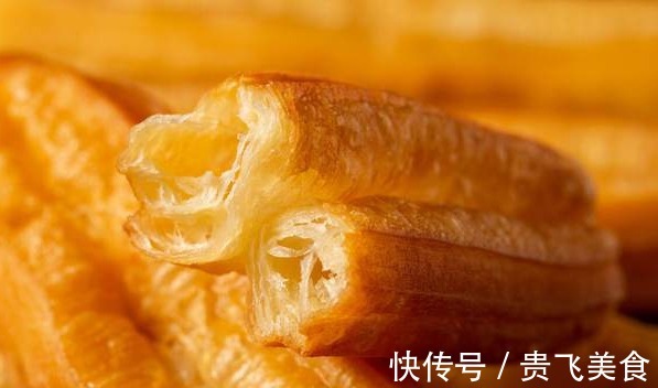 白砂糖|炸油条，用泡打粉还是小苏打都不对，教你家常做法，蓬松又酥脆