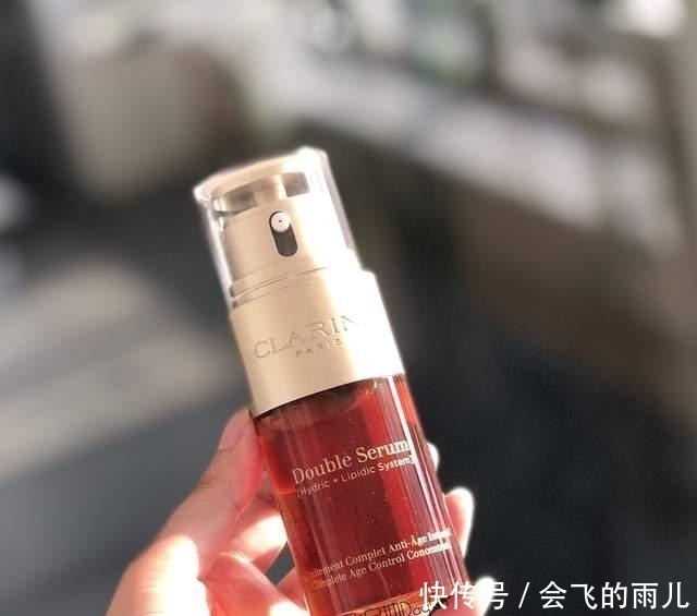 护肤品|过了40的女人用精华要“谨慎”!娇兰抗老,雪花秀美白,别用错