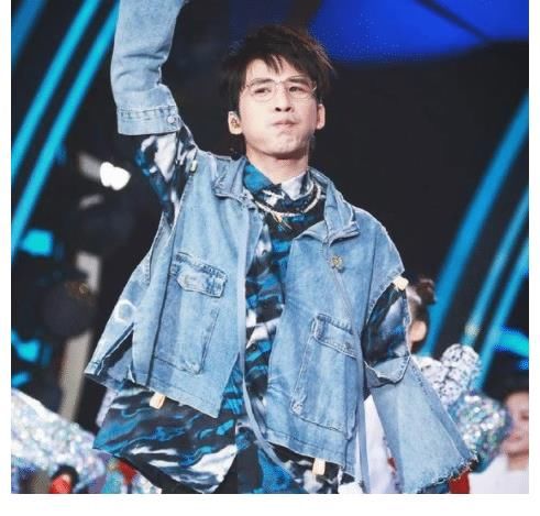 离开《快乐大本营》后，吴昕迎来“新综艺”，搭档大张伟、吴克群