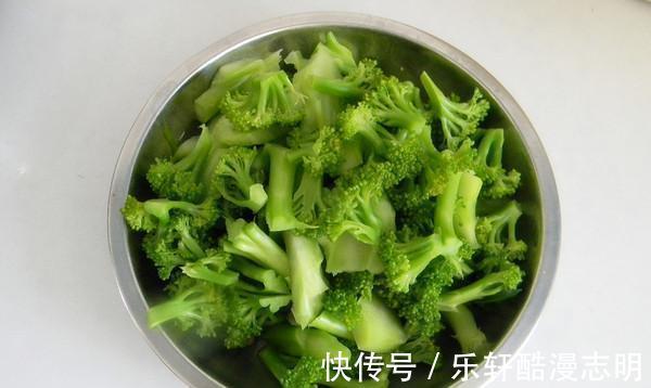脱发|一定要学会这道菜，脱发慢慢远离，邻居都夸比以前年轻10岁