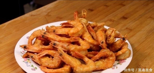 大虾|炸大虾,有人用面粉有人直接炸?都不对!教你正确做法,酥脆解馋