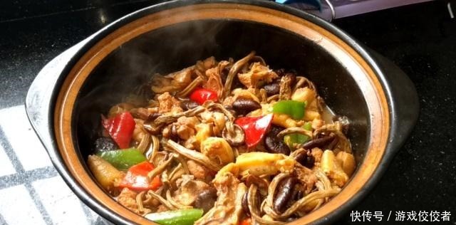 鸡肉这样做太好吃了,不炒不炸扔锅里简单一做,出锅一会被扫光!