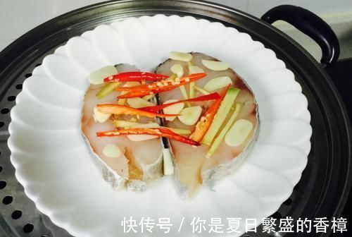 清蒸鳕鱼|这菜贵是贵了些，孩子常吃补钙益智，聪明伶俐长高个，再贵也值得